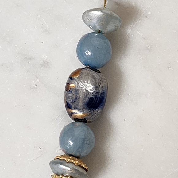 Vintage Acrylic Faux Stone Necklace Beaded Slide Delicate Chain Lightweight Blue - Picture 6 of 6